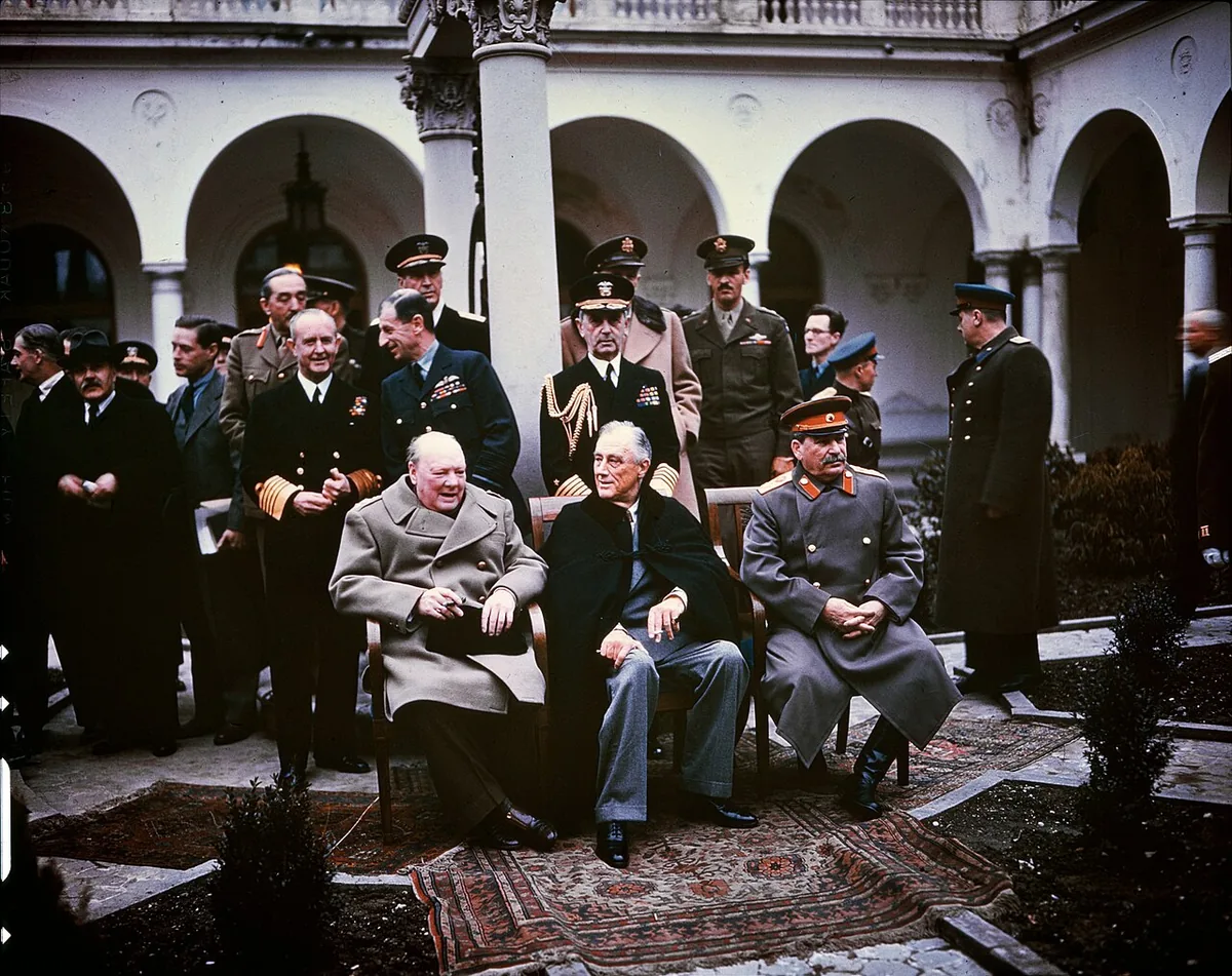 1945