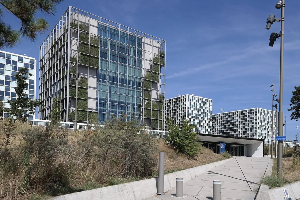 Bâtiment moderne de la Cour pénale internationale à La Haye, distinct du Palais de la Paix