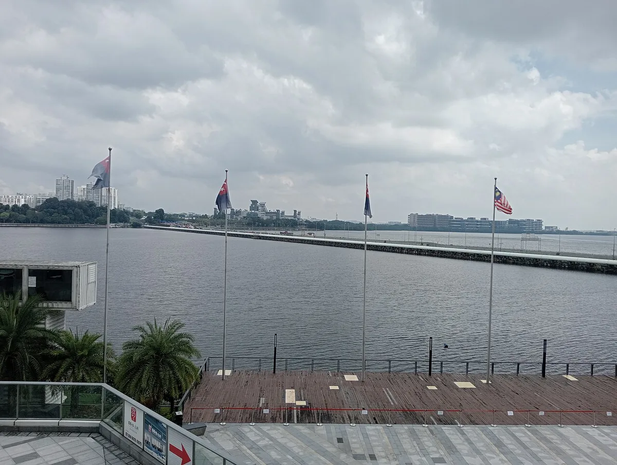 Chaussée Johor-Singapour reliant l'île de Singapour à la Malaisie, vue depuis le côté malaisien