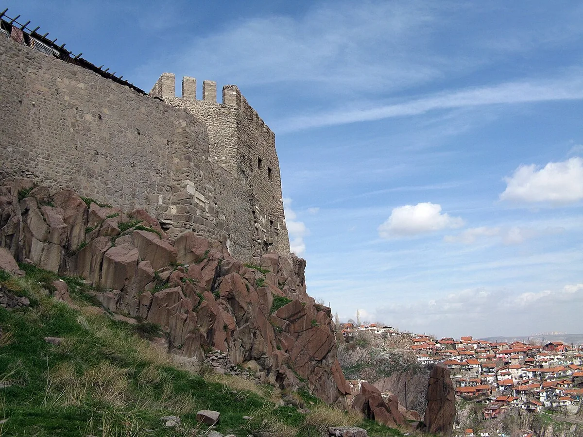 Citadelle d'Ankara, vieille forteresse de pierre dominant la ville historique d'Angora