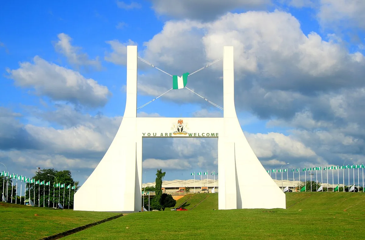 La City Gate d'Abuja, monument érigé en 1991 pour le transfert de la capitale du Nigeria