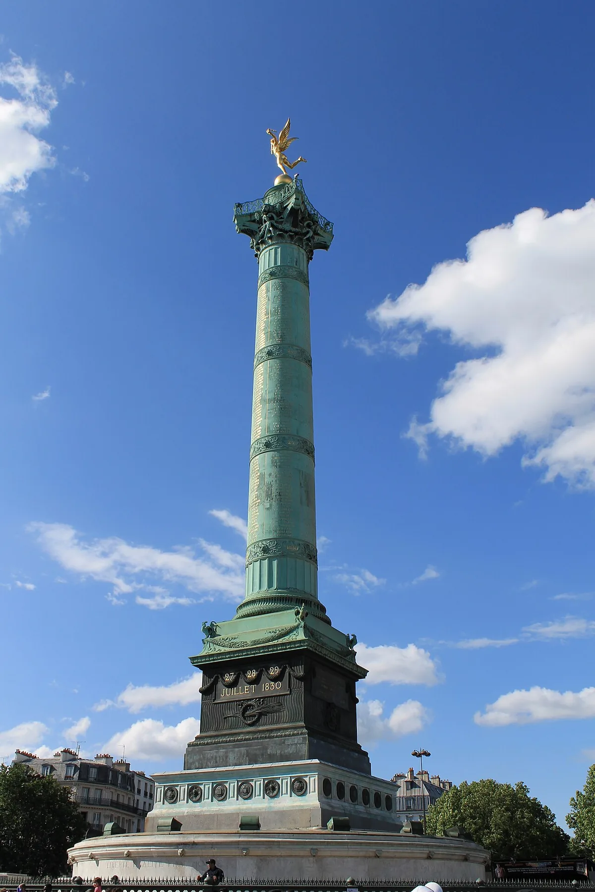 Colonne de Juillet surmontée du Génie de la Liberté sur la place de la Bastille à Paris