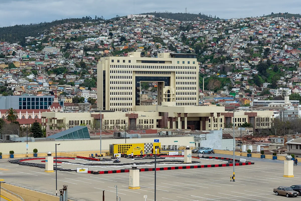L'édifice moderne du Congrès national du Chili à Valparaíso, siège du Sénat et de la Chambre des députés depuis 1990