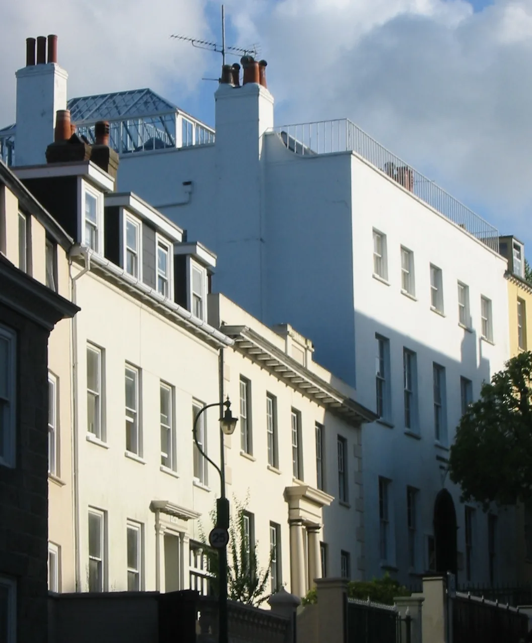 Façade de Hauteville House, la résidence d'exil de Victor Hugo sur l'île de Guernesey