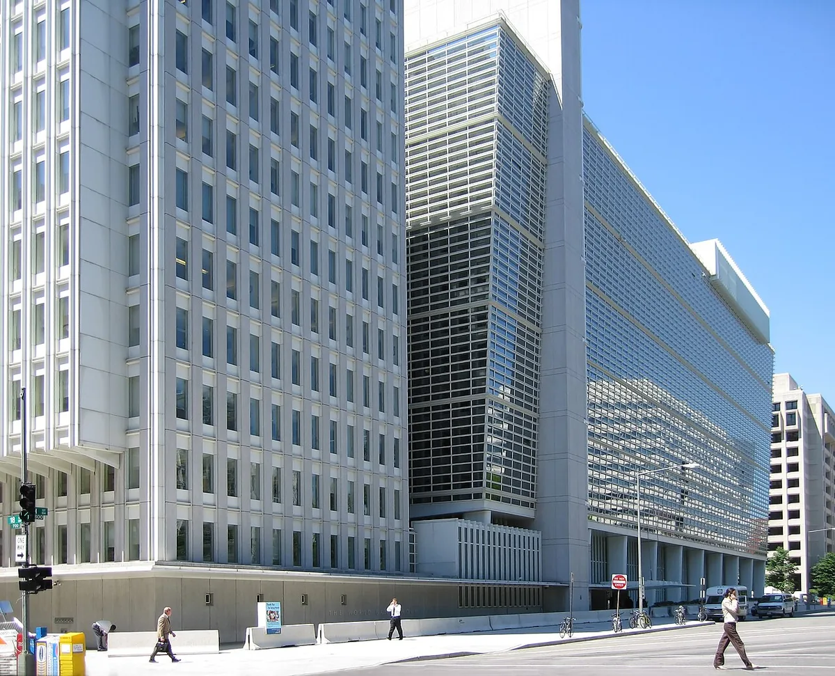 Façade du siège de la Banque mondiale à Washington dans le quartier de Foggy Bottom