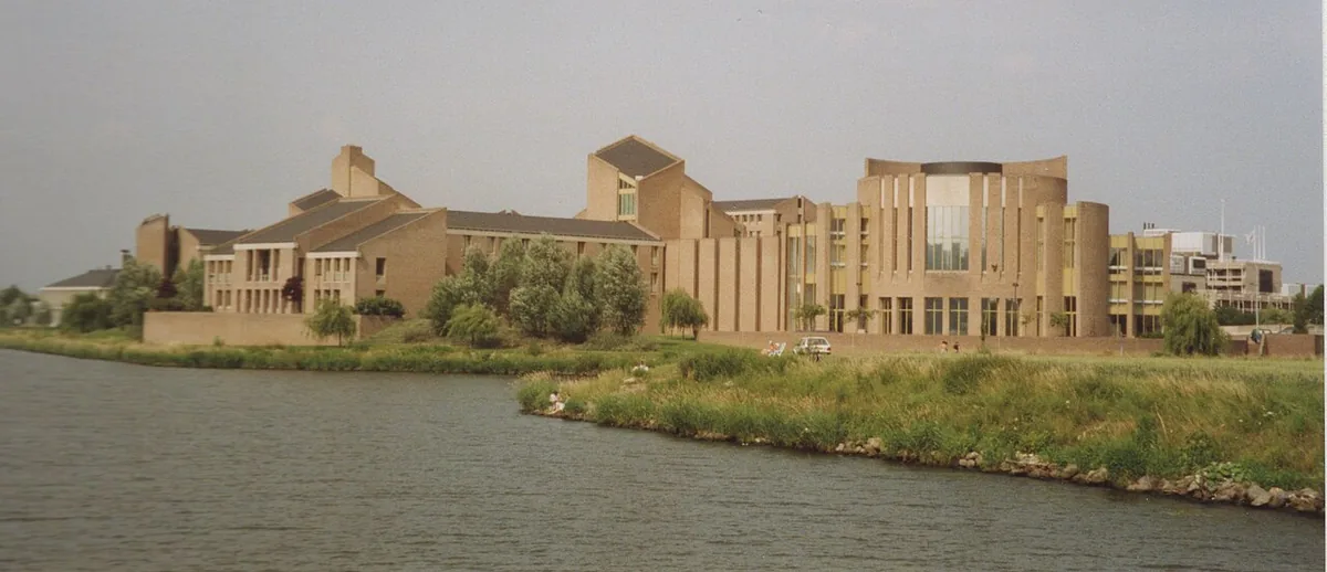 Le Gouvernement aan de Maas à Maastricht en 1992, bâtiment provincial du Limbourg où fut signé le traité fondateur de l'Union européenne