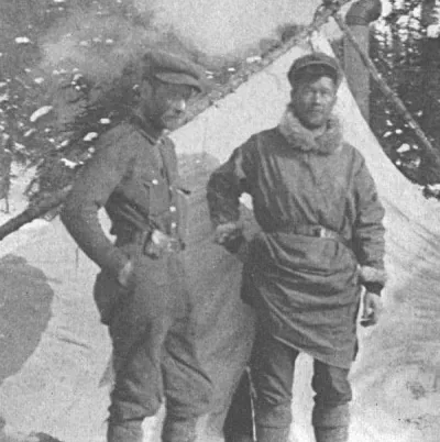 Hudson Stuck et Harry Karstens photographiés en Alaska en 1913
