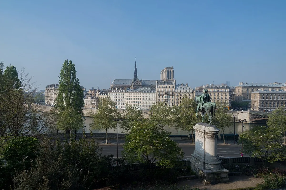 Île de la Cité et Seine au centre historique de Paris, capitale de la France