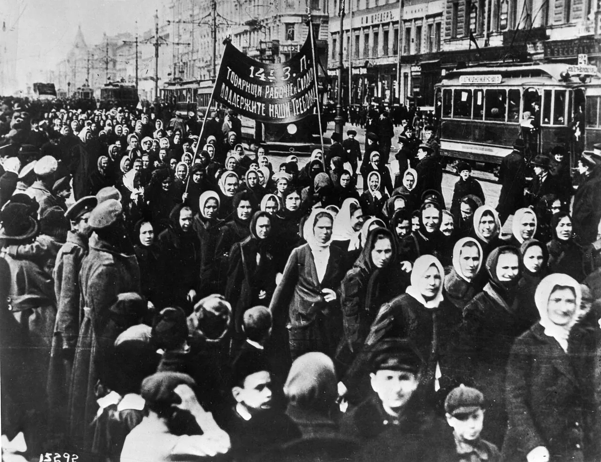 Manifestation de femmes à Petrograd le 8 mars 1917, début de la révolution de Février