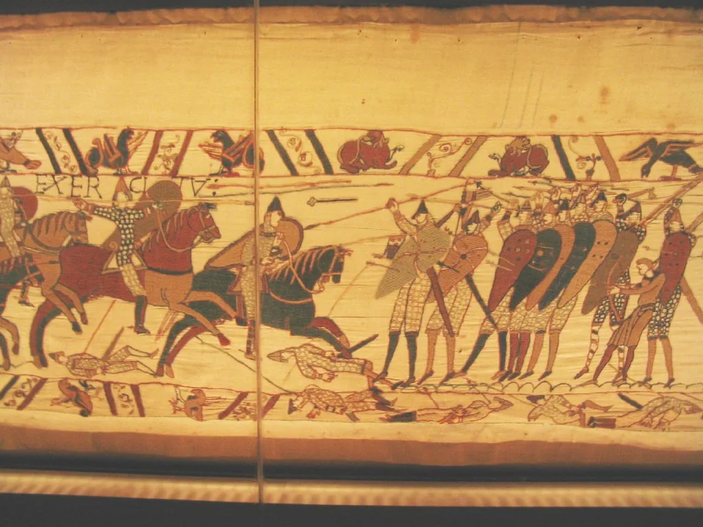 Mur de boucliers anglo-saxon face à la cavalerie normande sur la Tapisserie de Bayeux