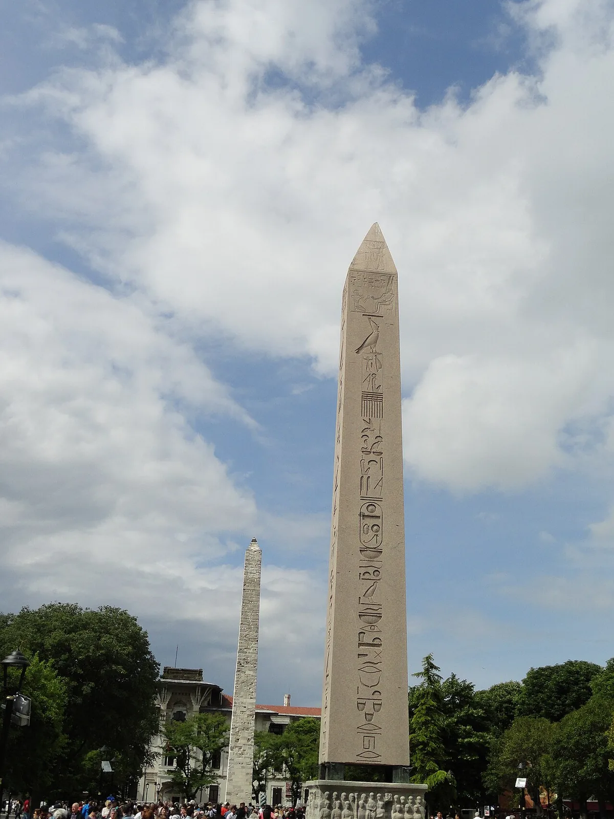 Obélisque de Théodose dressé sur l'hippodrome de Constantinople, aujourd'hui Istanbul