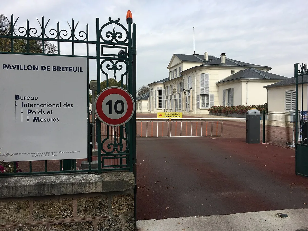 Le Pavillon de Breteuil à Sèvres, siège du Bureau international des poids et mesures, gardien des définitions du SI