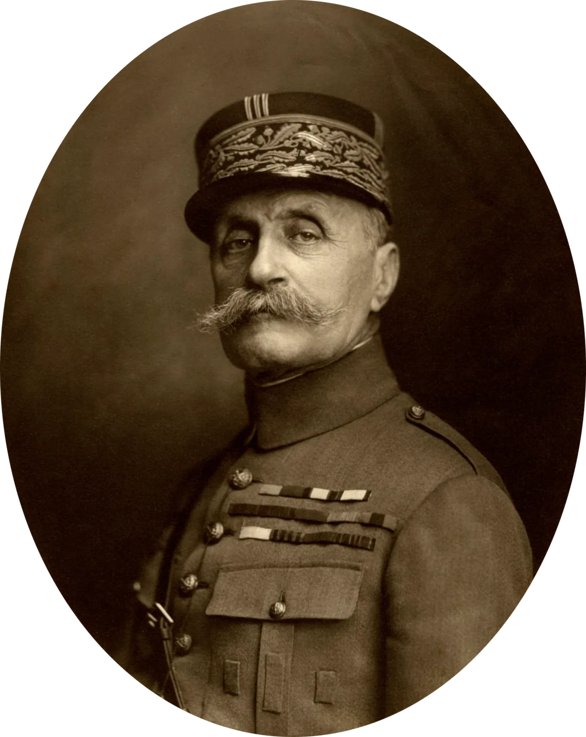 Portrait du maréchal Ferdinand Foch en uniforme, commandant en chef des armées alliées en 1918