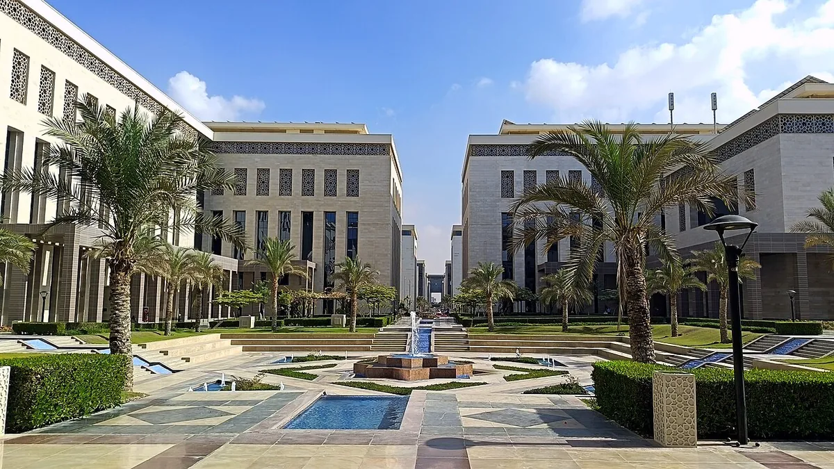 Le quartier gouvernemental de la Nouvelle Capitale administrative égyptienne, ministères modernes sortis du désert à l'est du Caire