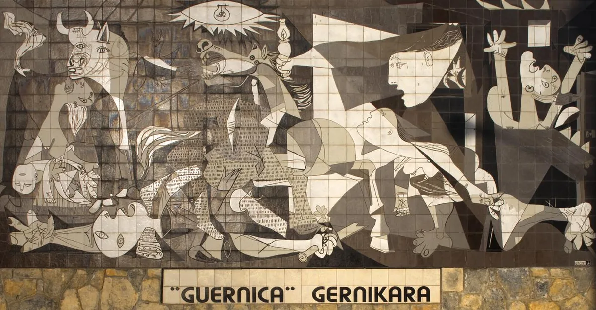 Reproduction murale en azulejos du tableau Guernica de Picasso, à Gernika-Lumo