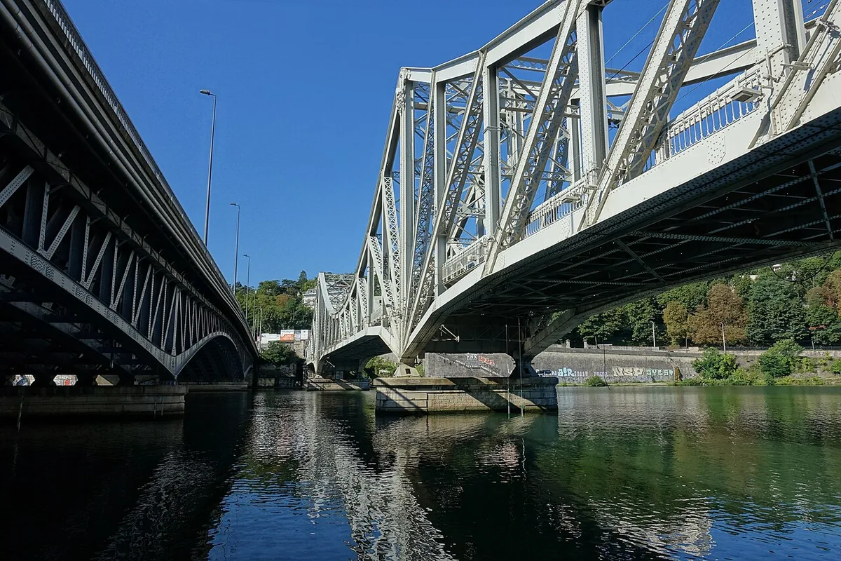Saône à Lyon dans le quartier de la Confluence juste avant sa jonction avec le Rhône