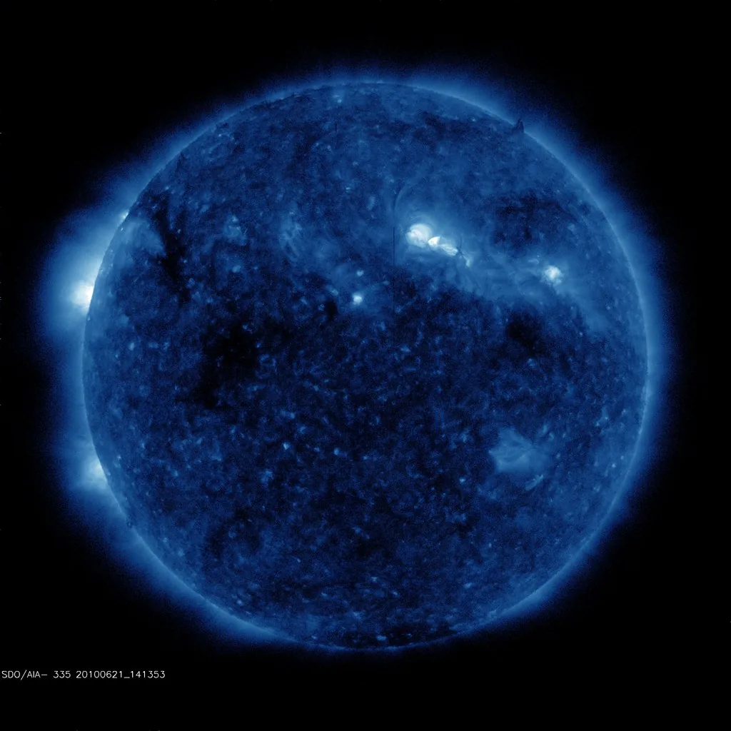 Le Soleil en disque complet observé par la sonde SDO, immense sphère d'hydrogène en fusion