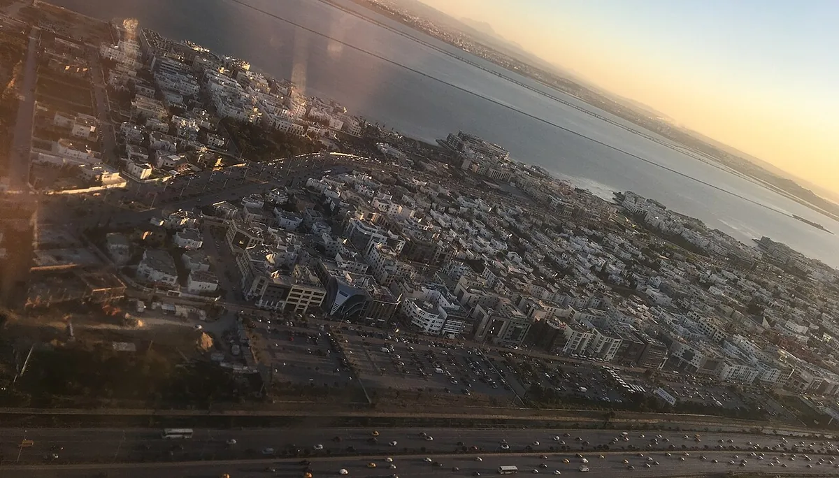 Vue aérienne des Berges du Lac 1 et de l’urbanisation moderne de Tunis