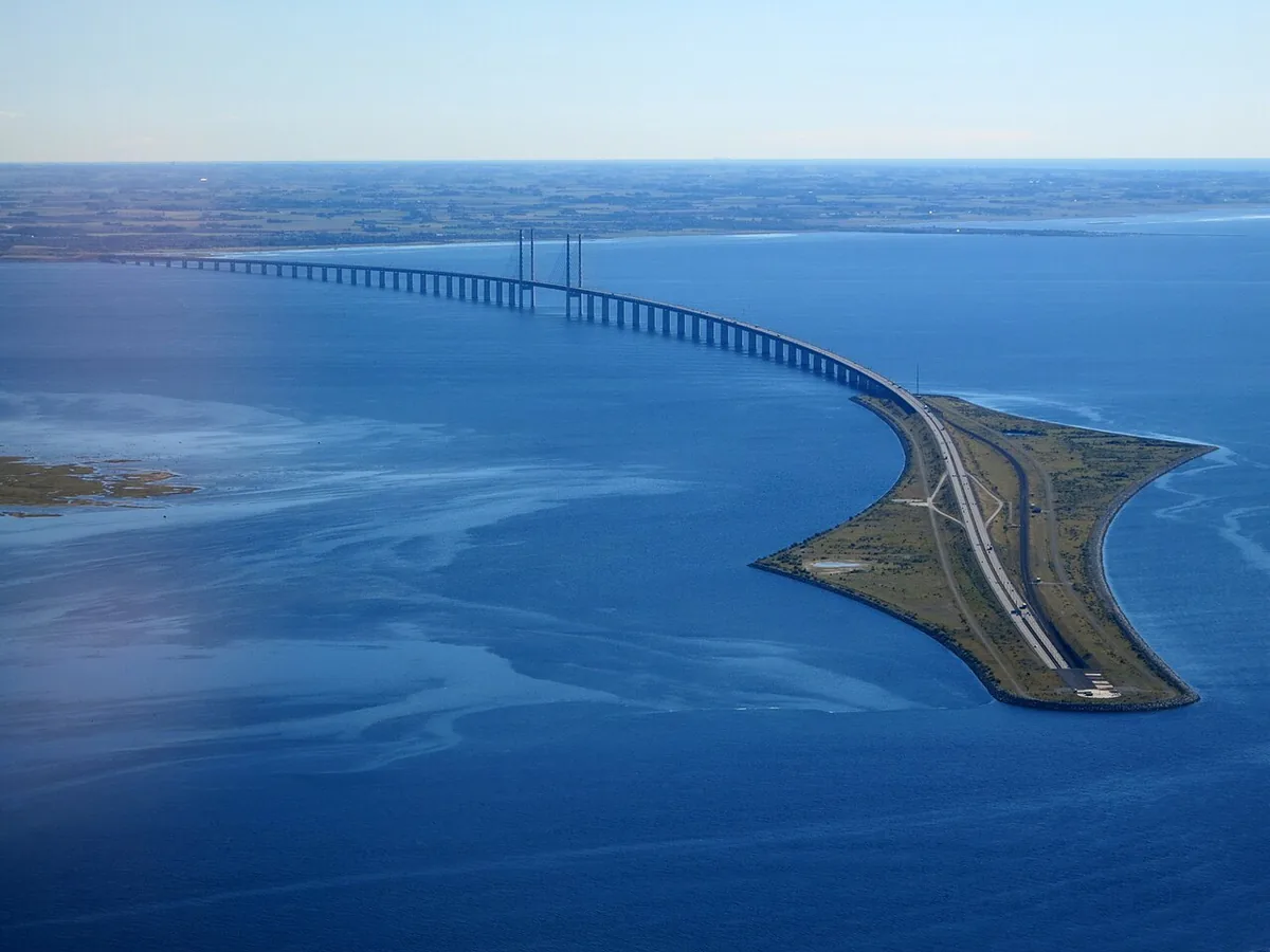 Vue aérienne du pont de l’Øresund entre le Danemark et la Suède