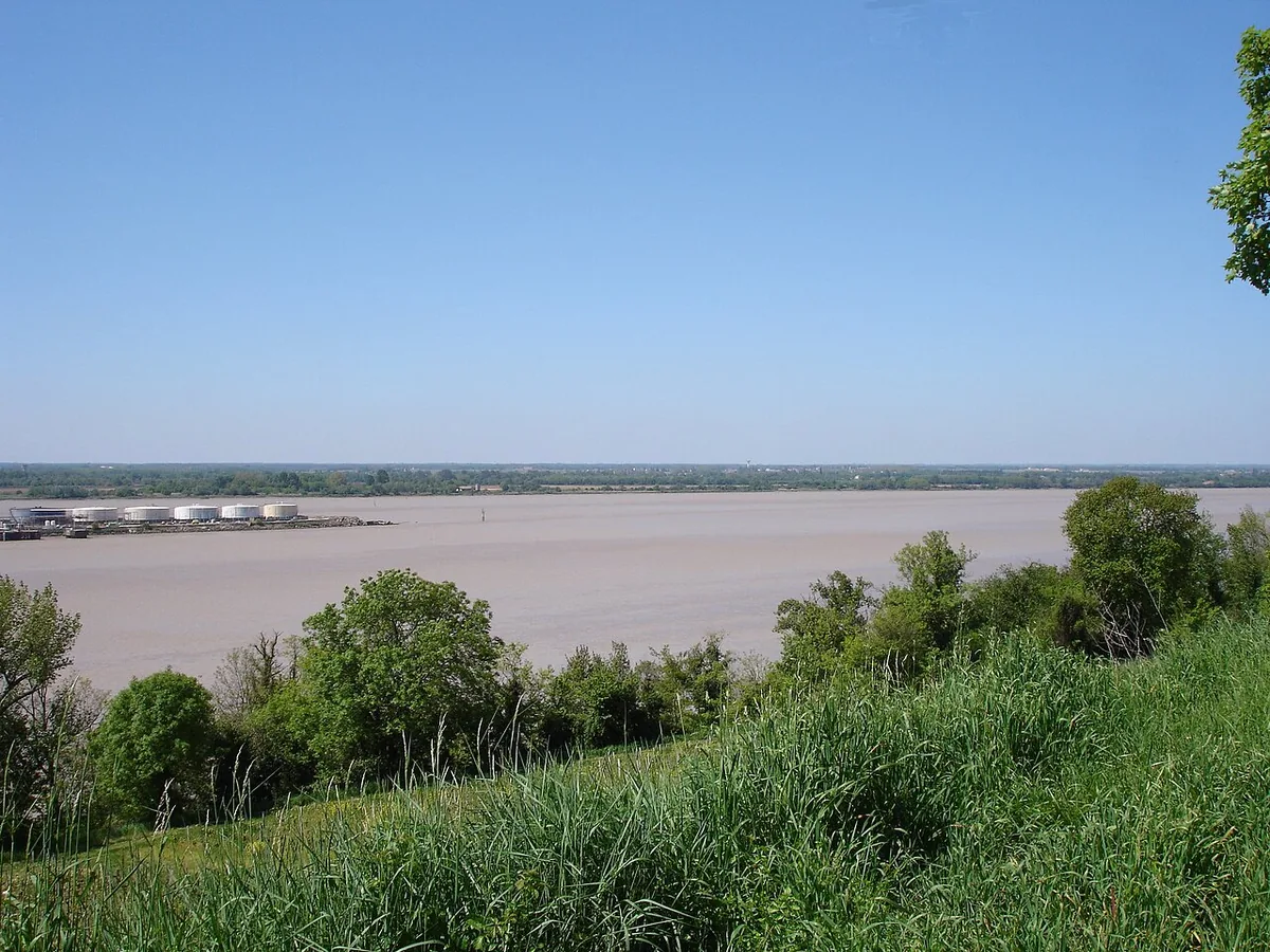 Vue du bec d'Ambès, confluence de la Garonne et de la Dordogne vers l'estuaire de Gironde