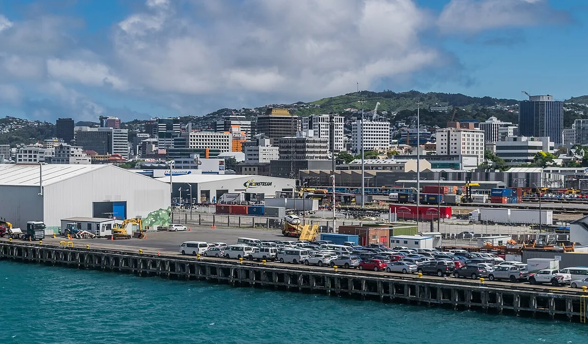Vue panoramique de Wellington, capitale de la Nouvelle-Zélande, avec son port et ses collines