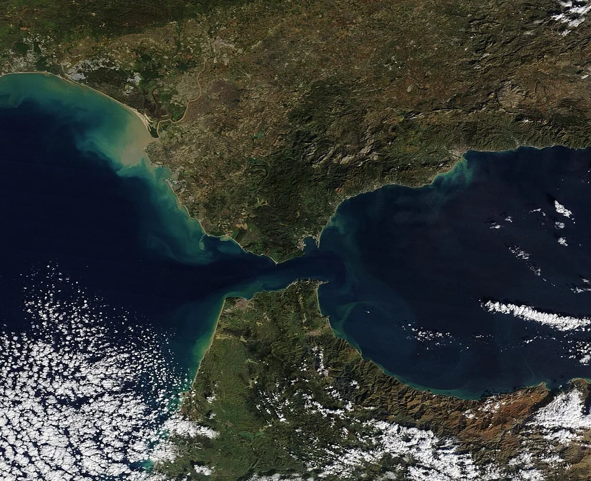 Vue satellite du détroit de Gibraltar entre sud de l’Espagne et nord du Maroc