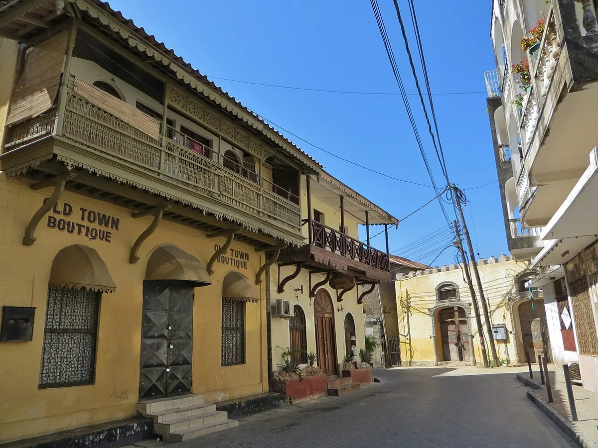 Vue sur la vieille ville de Mombasa, ancienne capitale coloniale du Kenya sur la côte de l'océan Indien