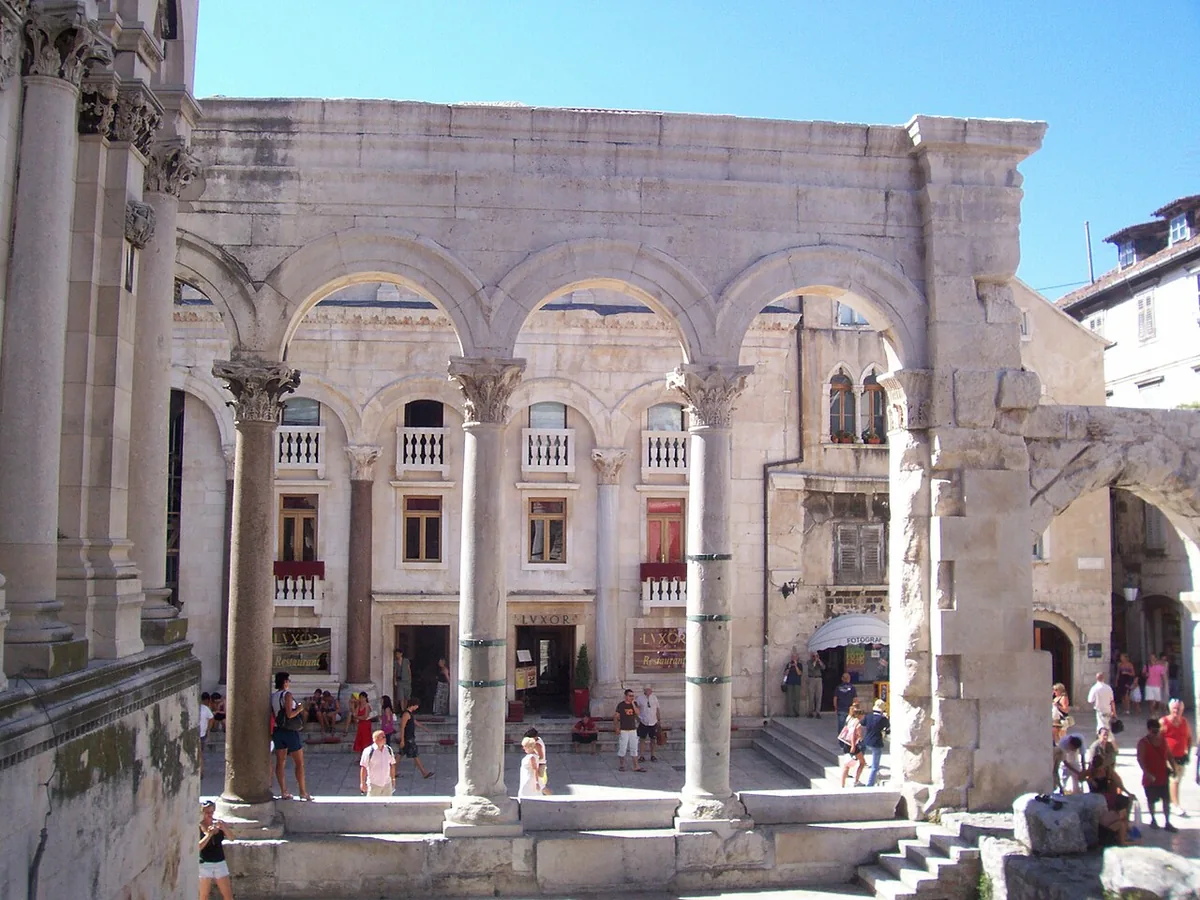 Vue de la vieille ville de Split, deuxième ville de Croatie sur la côte adriatique