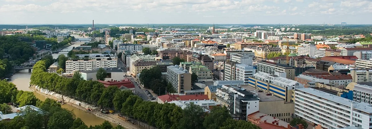 Vue de la ville de Turku et de la rivière Aura depuis la tour de la cathédrale, ancienne capitale finlandaise